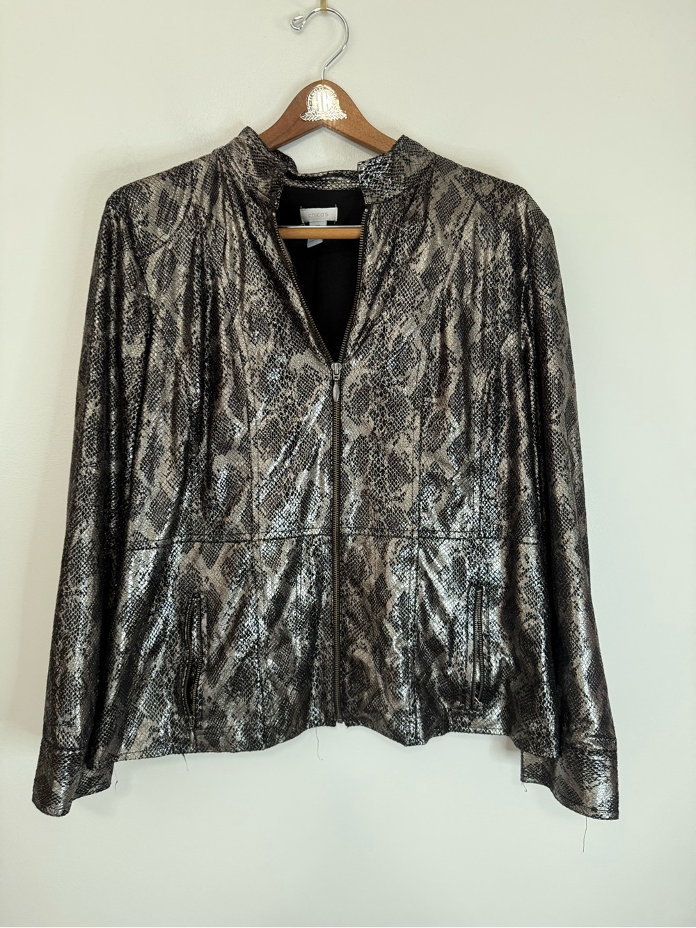 Chico’s Snake-Print Metallic Zip Front Jacket Women in size XL (3)